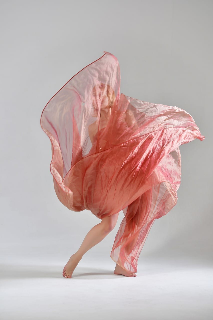 model-5471440_1280